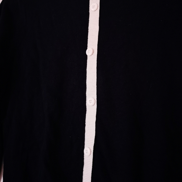 Forever 21 Light Sweater With Button Detail - Picture 5 of 8